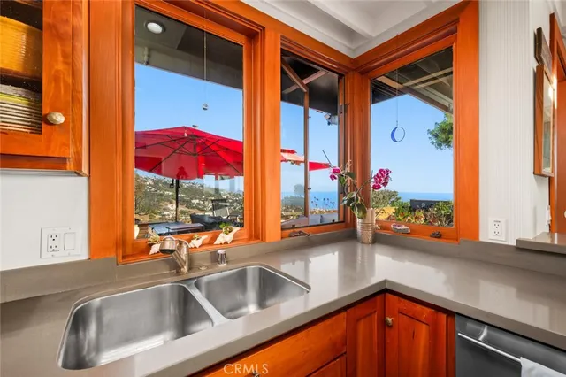 $3,250,000 | 1687 Temple Hills Drive, Laguna Beach, CA 92651