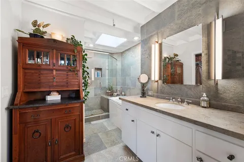 $2,995,000 | 1687 Temple Hills Drive, Laguna Beach, CA 92651