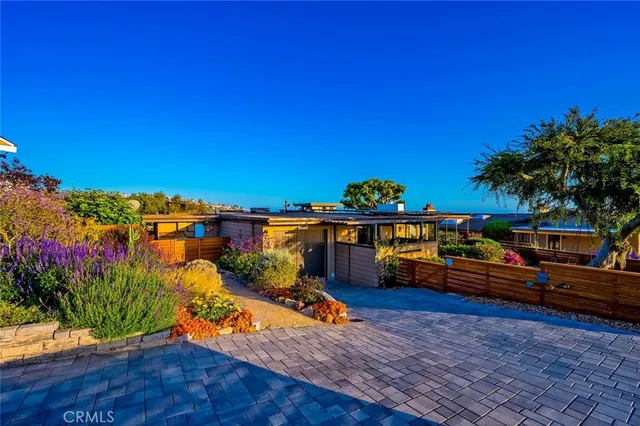$3,250,000 | 1687 Temple Hills Drive, Laguna Beach, CA 92651