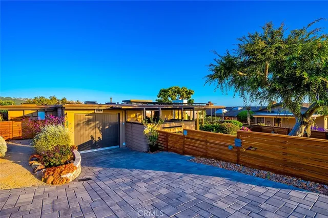 $3,250,000 | 1687 Temple Hills Drive, Laguna Beach, CA 92651