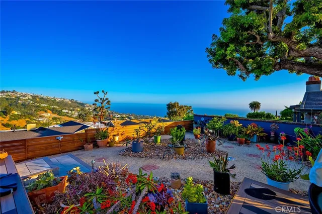 $3,250,000 | 1687 Temple Hills Drive, Laguna Beach, CA 92651