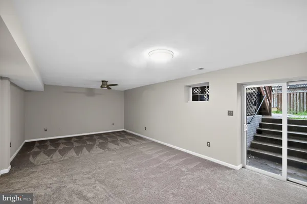 $3,800 | 6800 Hollow Glen Court, Gainesville, VA 20155