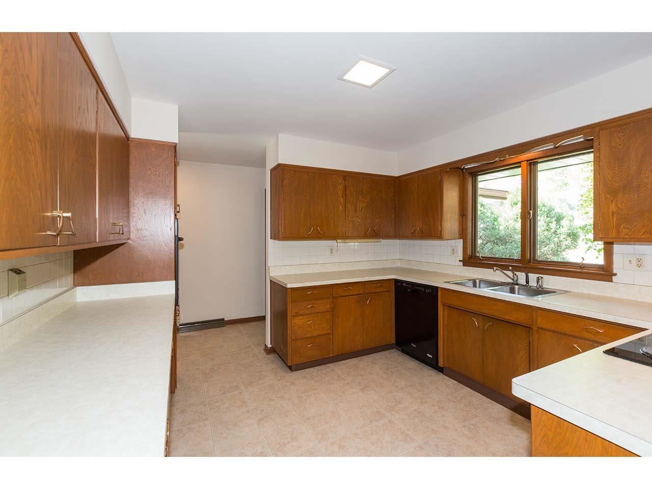 3821 Landstrom Road Rockford, IL 61107 - Photo 4 of 18 Gallery Image 4