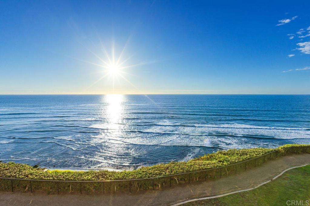 369 West I Street Encinitas, CA 92024 - Photo 2 of 40