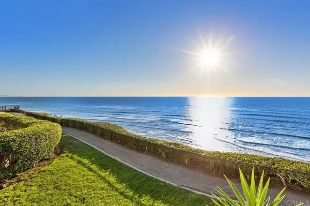 $2,800,000 | 369 West I Street, Encinitas, CA 92024