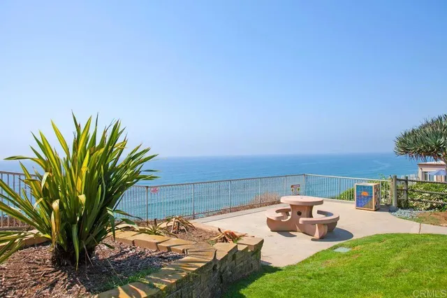 $2,800,000 | 369 West I Street, Encinitas, CA 92024
