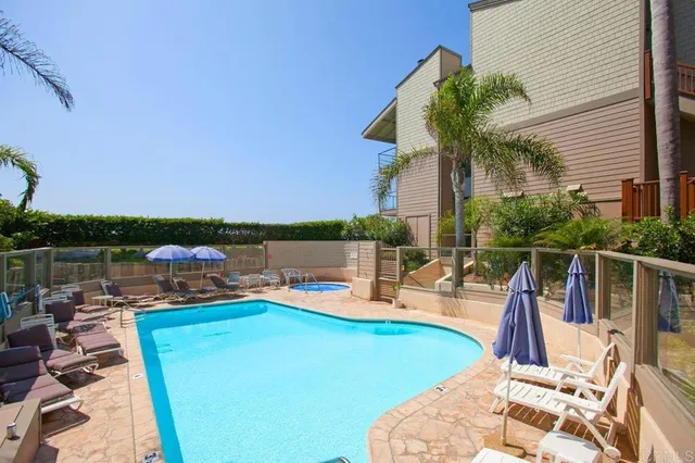 $2,800,000 | 369 West I Street, Encinitas, CA 92024