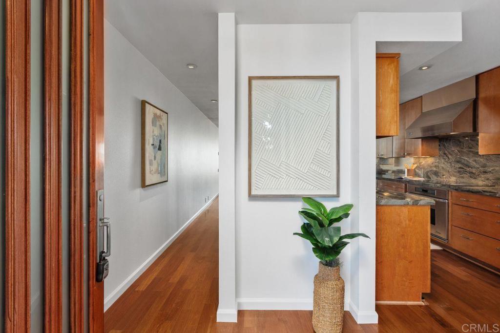 369 West I Street Encinitas, CA 92024 - Photo 4 of 40