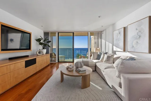 $2,800,000 | 369 West I Street, Encinitas, CA 92024