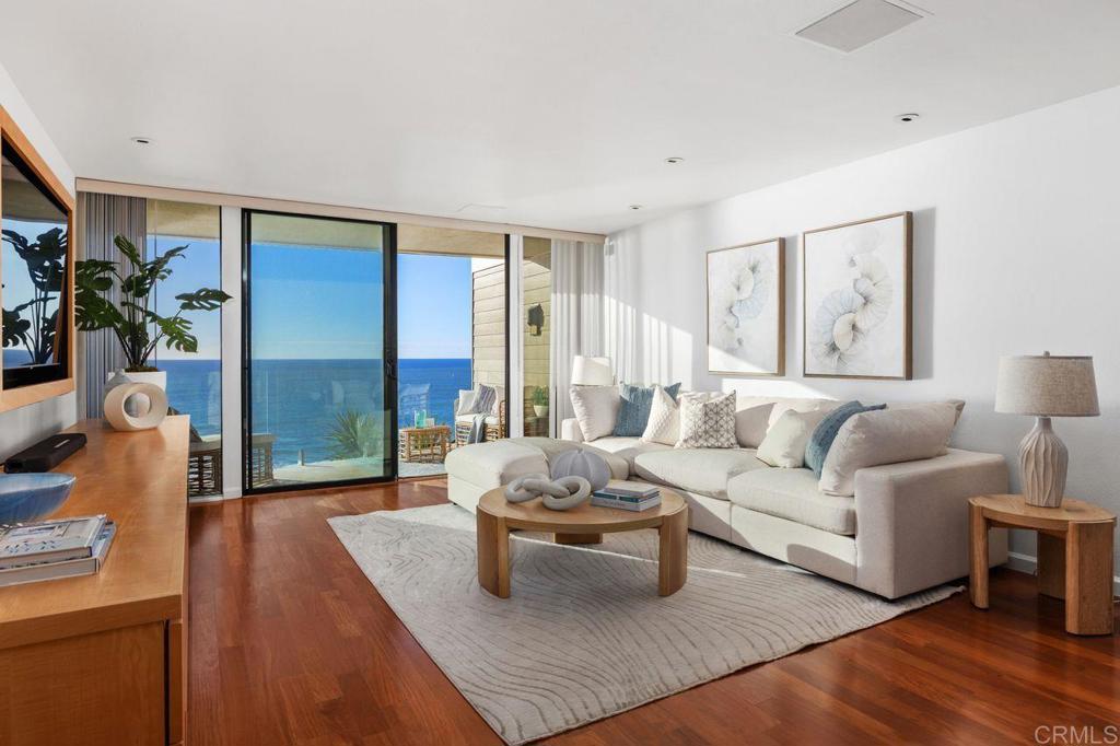 369 West I Street Encinitas, CA 92024 - Photo 6 of 40