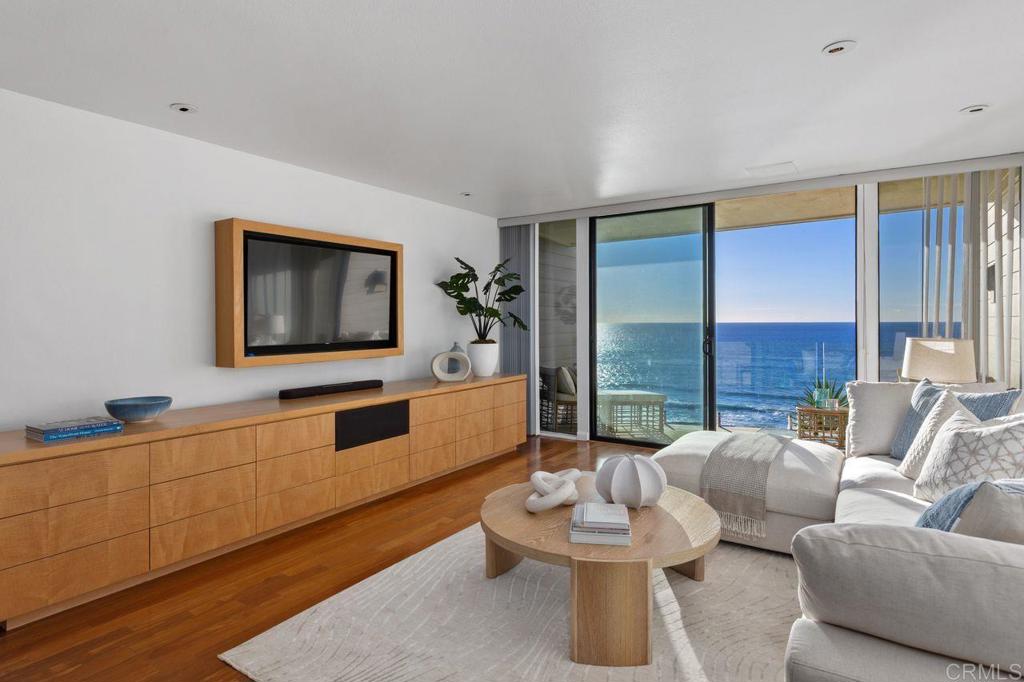 369 West I Street Encinitas, CA 92024 - Photo 7 of 40