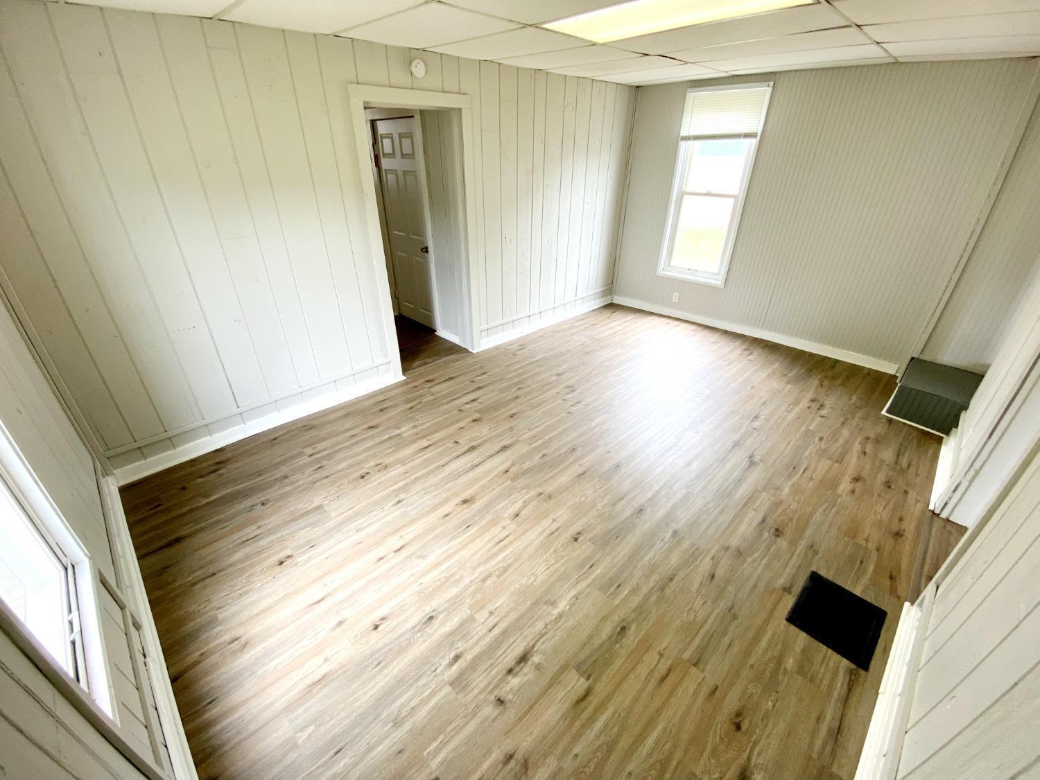 421 Yankee Road Middletown, OH 45044 - Photo 12 of 32 Gallery Image 12