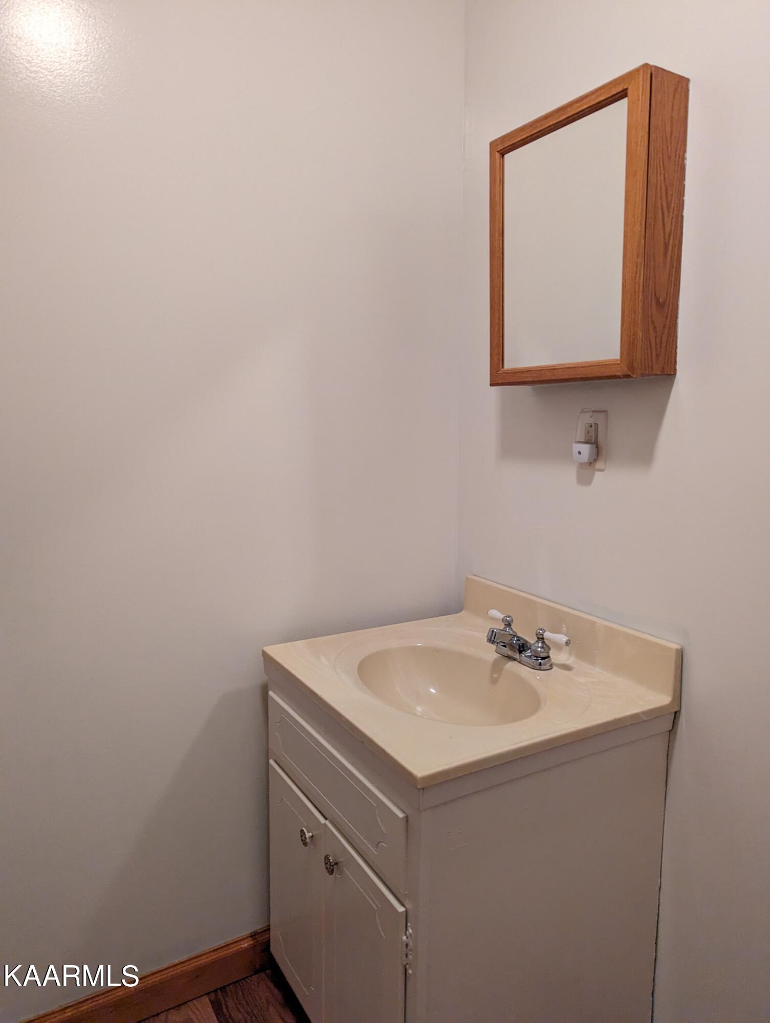 218 Price Road Lancing, TN 37770 - Photo 10 of 22 Hall Bathroom