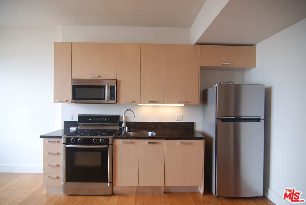 460 South Spring Street, Unit 907 Los Angeles, CA 90013 - Photo 3 of 26 Gallery Image 3