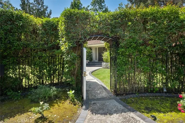 $12,900 | 3969 Longridge Avenue, Sherman Oaks, CA 91423