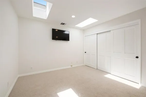 $12,900 | 3969 Longridge Avenue, Sherman Oaks, CA 91423