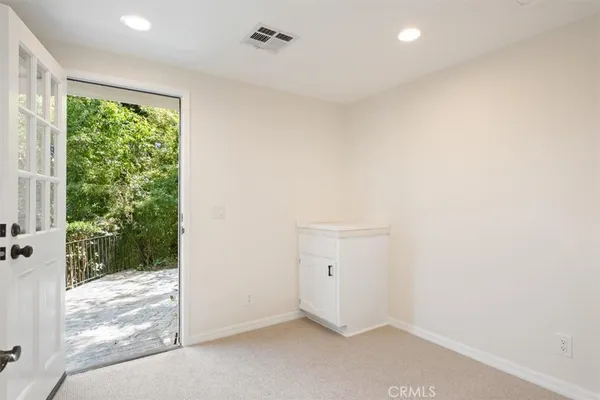 $12,900 | 3969 Longridge Avenue, Sherman Oaks, CA 91423