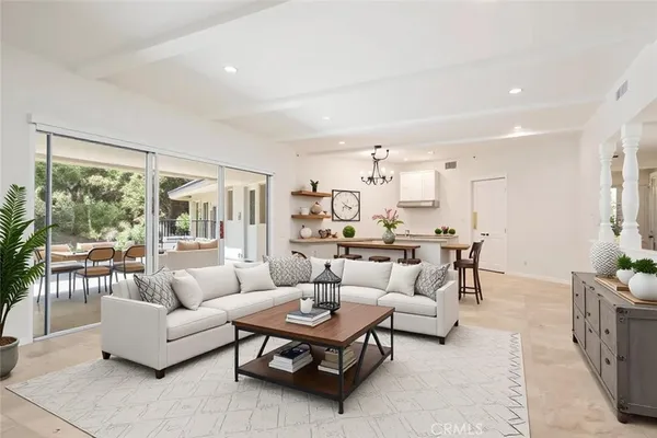 $12,900 | 3969 Longridge Avenue, Sherman Oaks, CA 91423