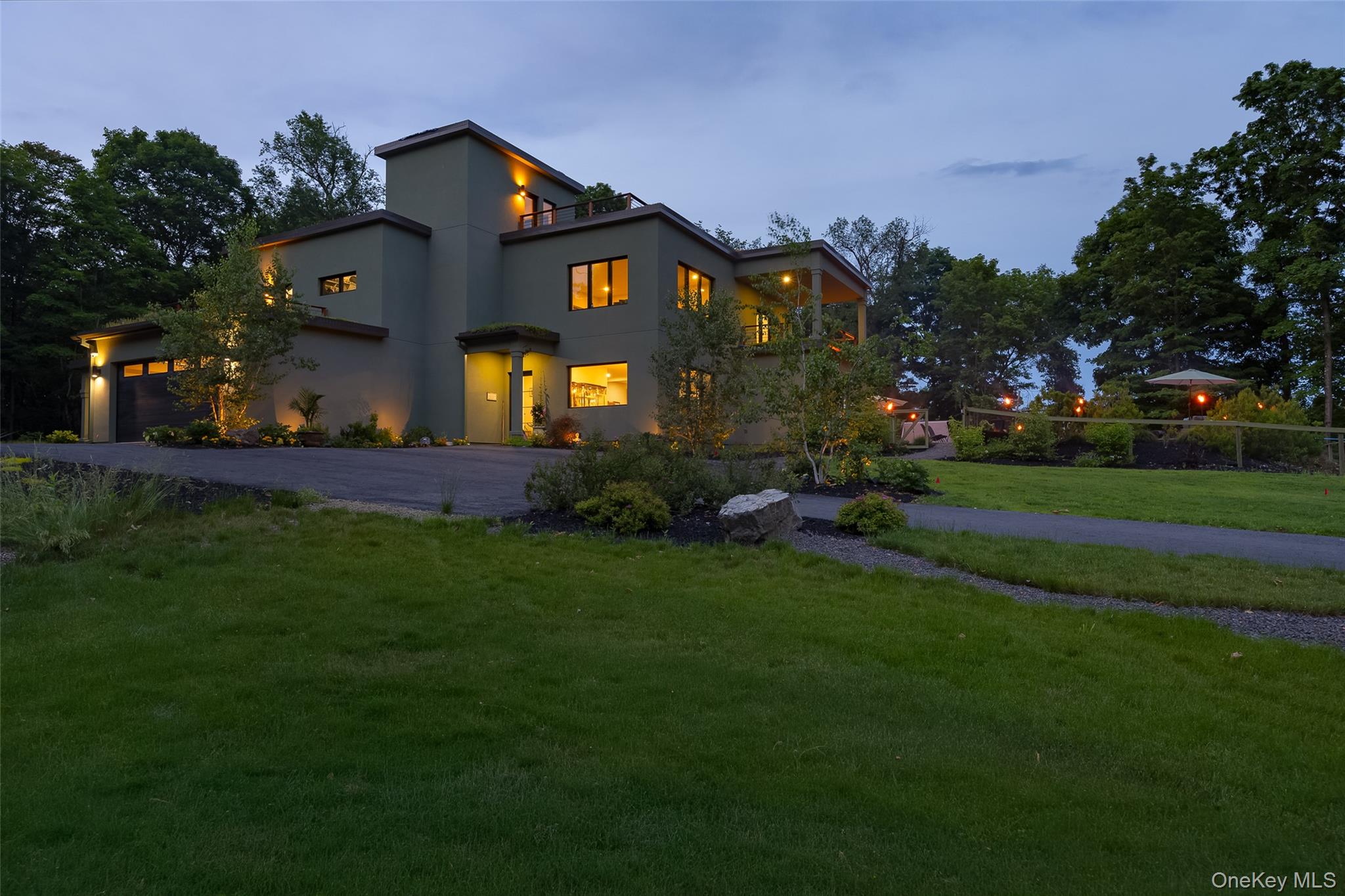 215 Smith Road Poughkeepsie, NY 12603 - Photo 1 of 46