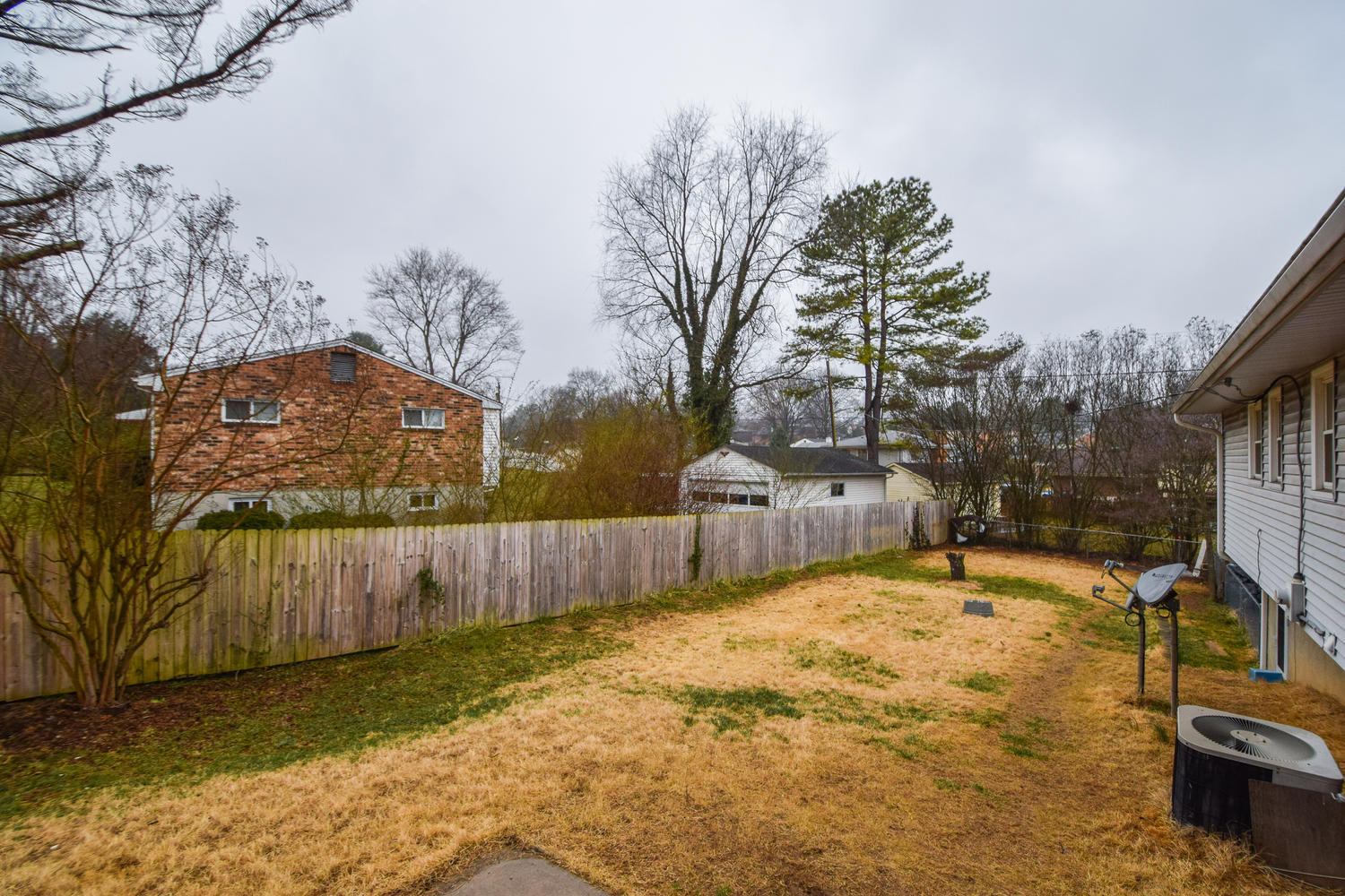 3615 Georgetown Road Roanoke, VA 24018 - Photo 21 of 22 3615 Georgetown Rd Cave Spring-large-021