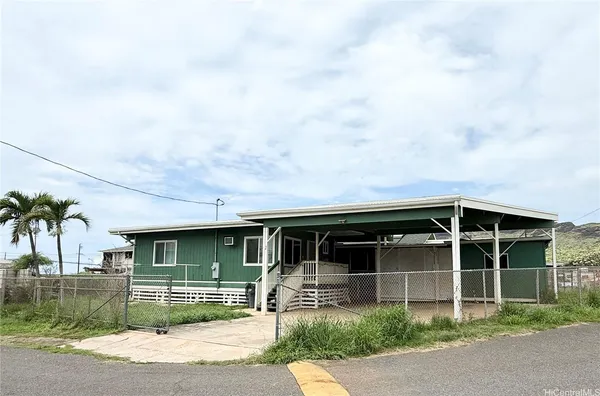 $1,800 | 87-1698 Farrington Highway, Unit J2, Waianae, HI 96792