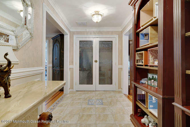 322 Adelphia Road Farmingdale, NJ 07727 - Photo 2 of 29 Foyer