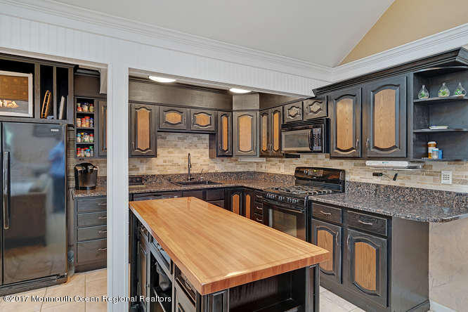 322 Adelphia Road Farmingdale, NJ 07727 - Photo 8 of 29 Kitchen