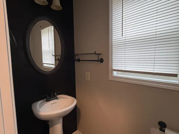 $1,900 | 1825 Apache Way, Clarksville, TN 37042