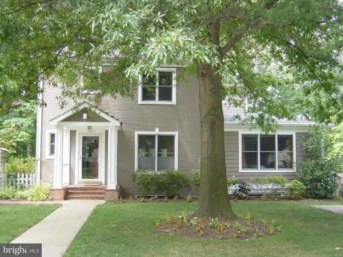 2804 Farm Road Alexandria, VA 22302 - Photo 1 of 20 Exterior (Main)