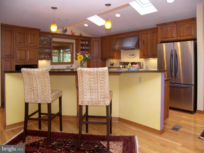 2804 Farm Road Alexandria, VA 22302 - Photo 11 of 20 Kitchen #2