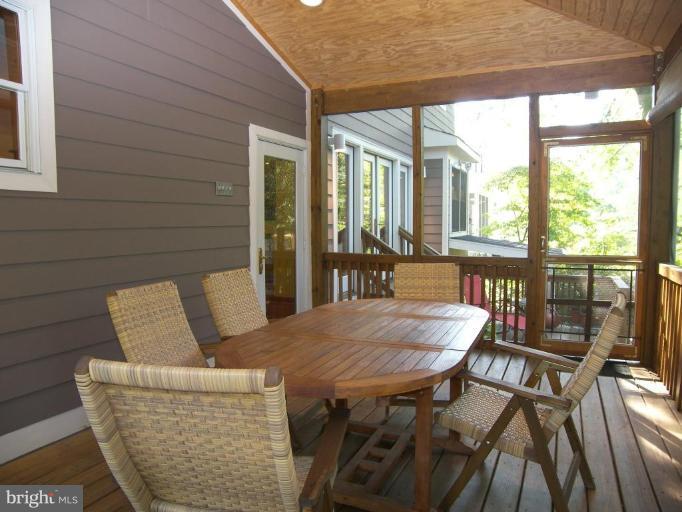 2804 Farm Road Alexandria, VA 22302 - Photo 12 of 20 Screened-in Porch