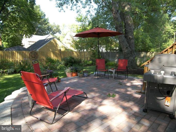 2804 Farm Road Alexandria, VA 22302 - Photo 13 of 20 Patio