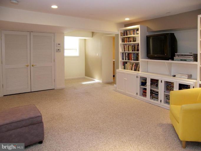 2804 Farm Road Alexandria, VA 22302 - Photo 16 of 20 Recreation Room #2