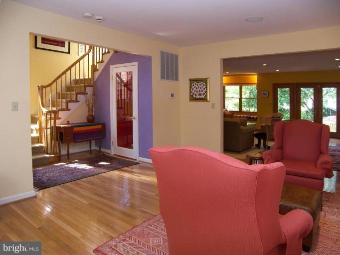 2804 Farm Road Alexandria, VA 22302 - Photo 19 of 20 Living Room #3