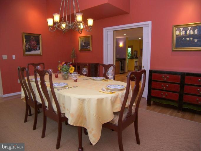2804 Farm Road Alexandria, VA 22302 - Photo 4 of 20 Dining Room