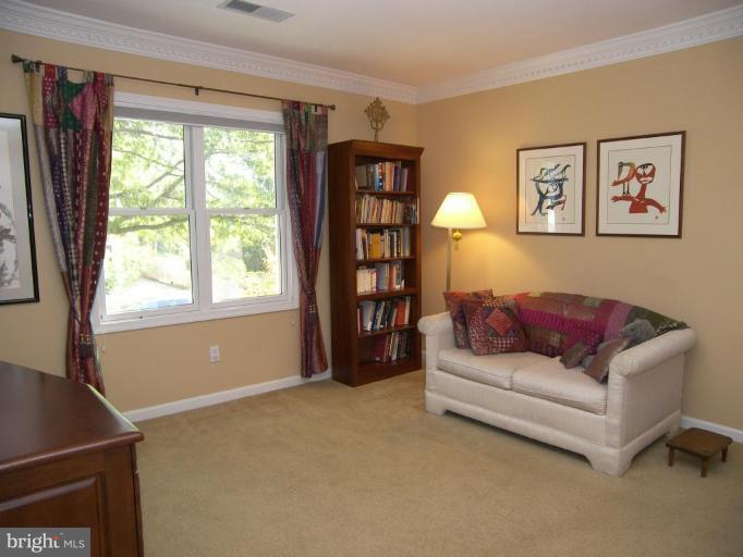 2804 Farm Road Alexandria, VA 22302 - Photo 8 of 20 Master Bedroom #2
