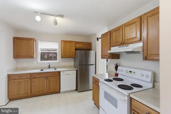 $2,750 | 13308 Neerwinder Place, Germantown, MD 20874