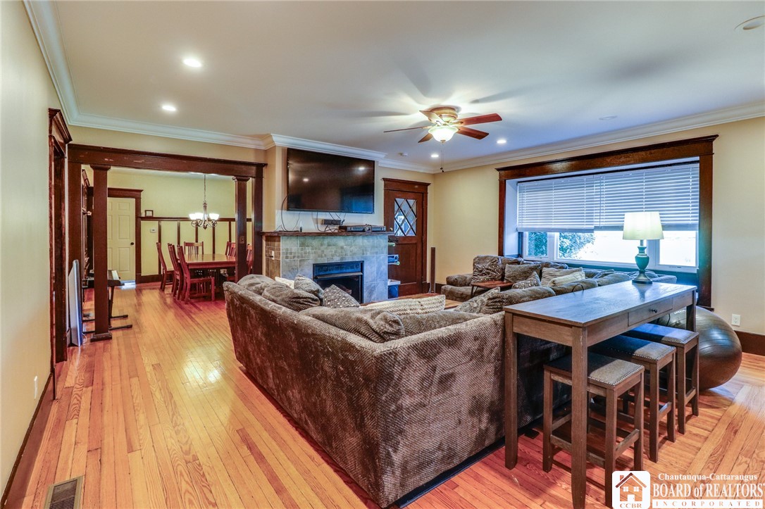 278 South Forest Road Amherst, NY 14221 - Photo 5 of 45 Lower unit living room