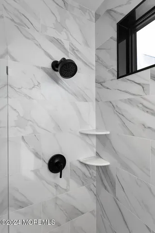 a close up view of a washer and dryer