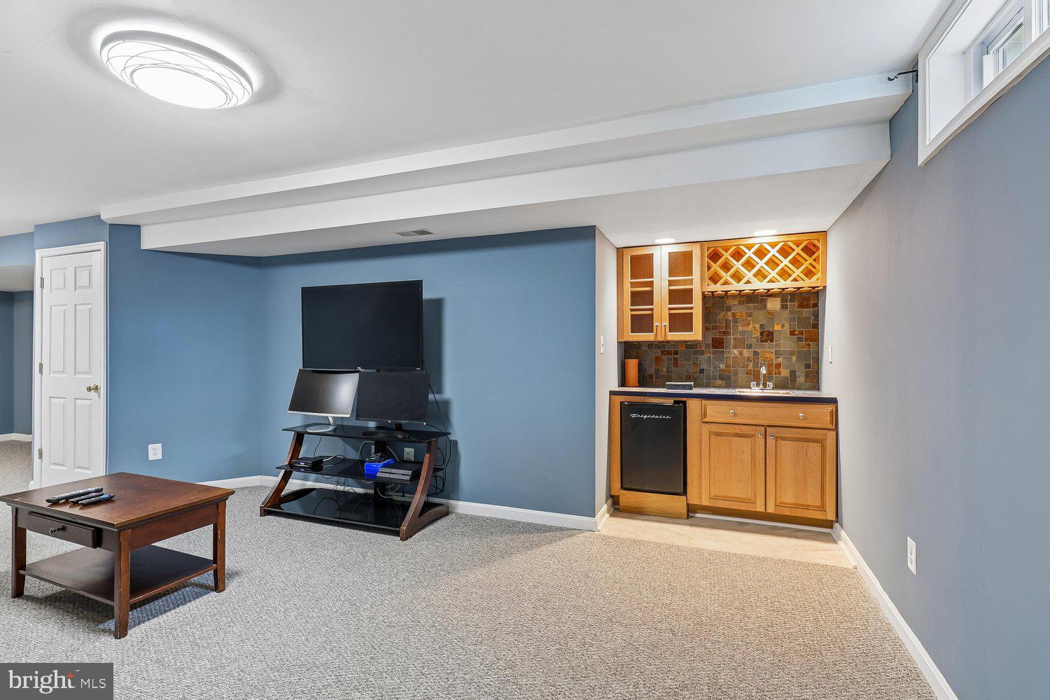 3707 Turn Back Trail Triangle, VA 22172 - Photo 48 of 55 a room with furniture and a window