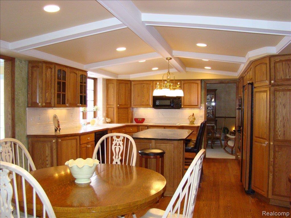 123 Manor Road Bloomfield Hills, MI 48304 - Photo 6 of 19 Great For Family Living