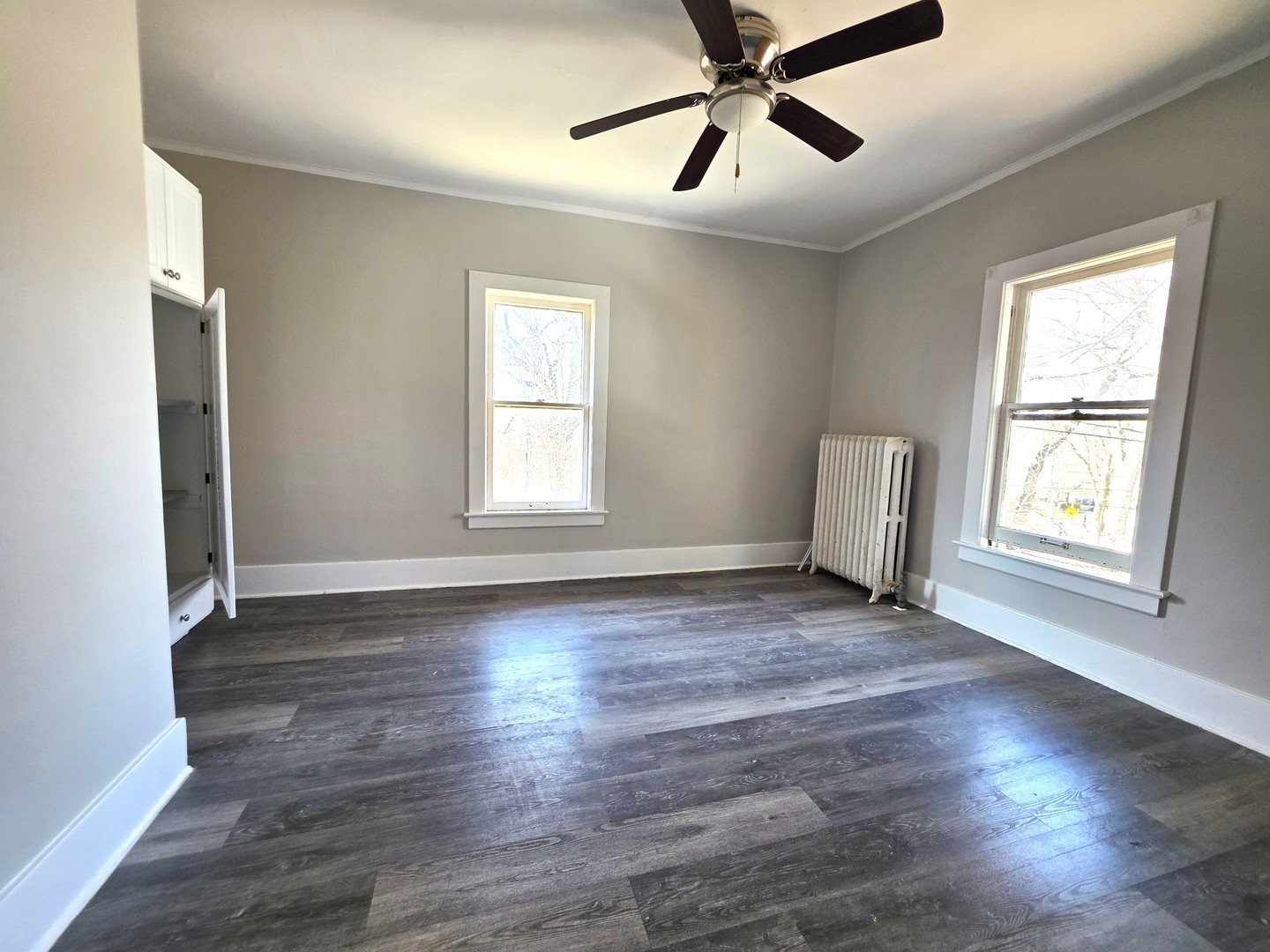 408 East Chicago Street Elgin, IL 60120 - Photo 5 of 15
