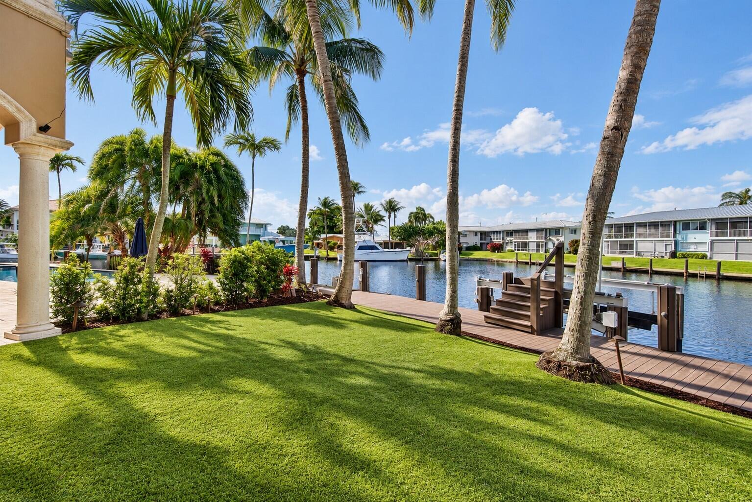 2311 Northeast 35th Street Lighthouse Point, FL 33064 - Photo 59 of 66 yard