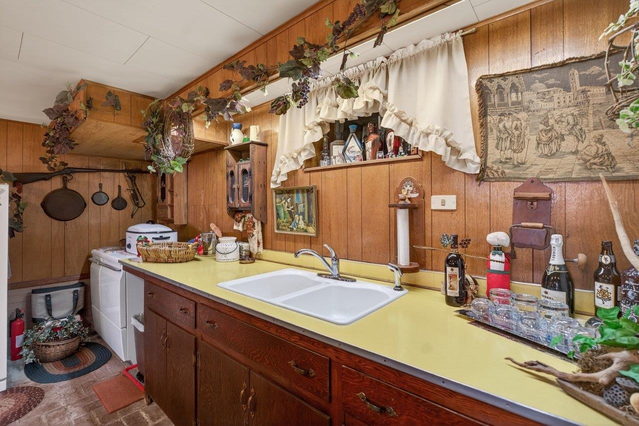 9625 Town Hall Road McGaheysville, VA 22840 - Photo 40 of 65 a bathroom with a sink and a mirror