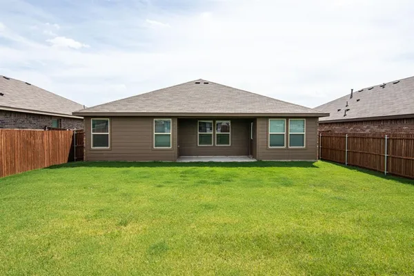 $1,900 | 16413 Milwaukee Street, Justin, TX 76247