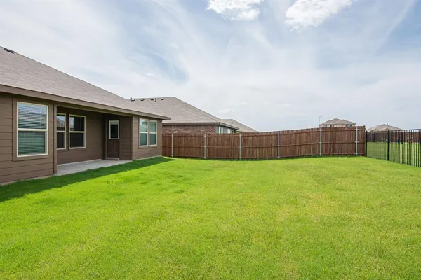 $1,900 | 16413 Milwaukee Street, Justin, TX 76247