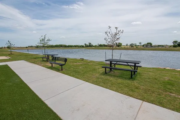 $1,900 | 16413 Milwaukee Street, Justin, TX 76247