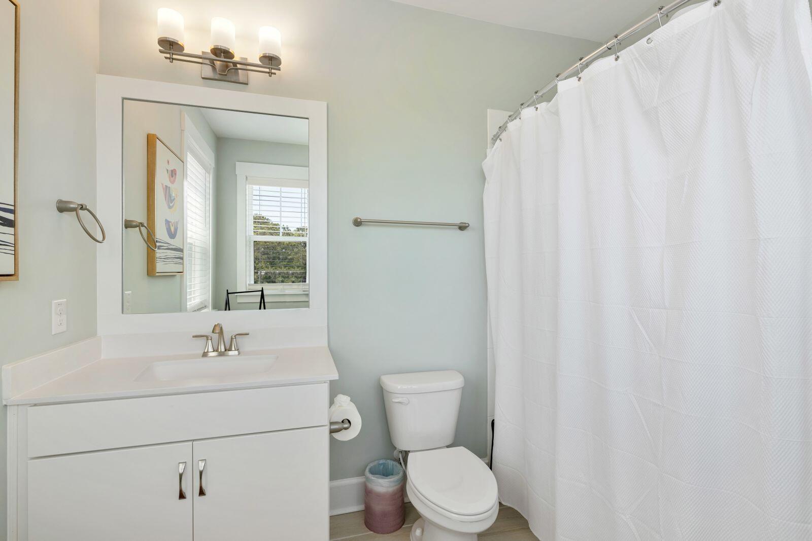 952 Key Colony Court Mount Pleasant, SC 29464 - Photo 26 of 28 secondary bath2b