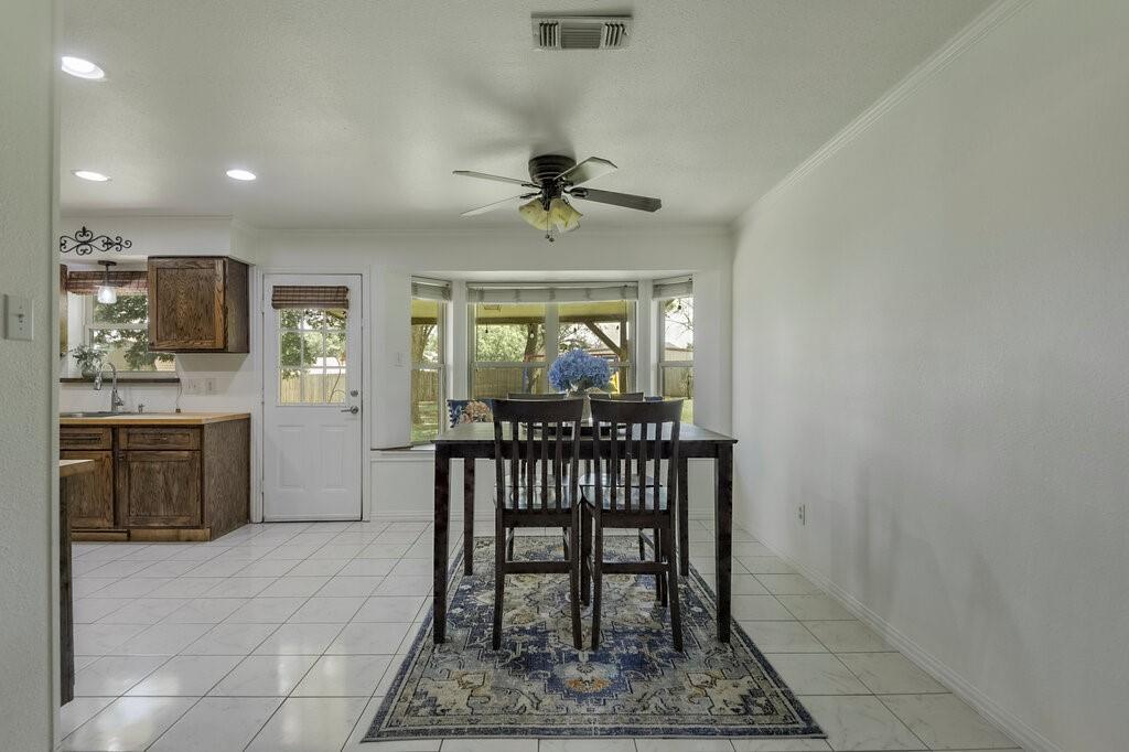 109 Spring Hill Road Red Oak, TX 75154 - Photo 7 of 12 Dining Area