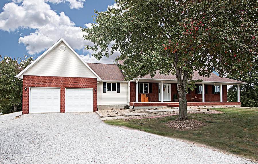 12963 Deer Run Road Highland, IL 62249 - Photo 1 of 58